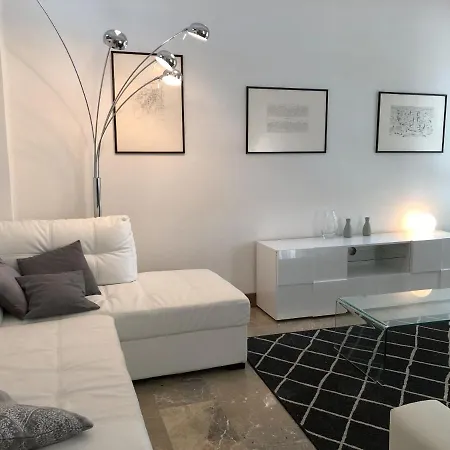 Riverview City Apartment *